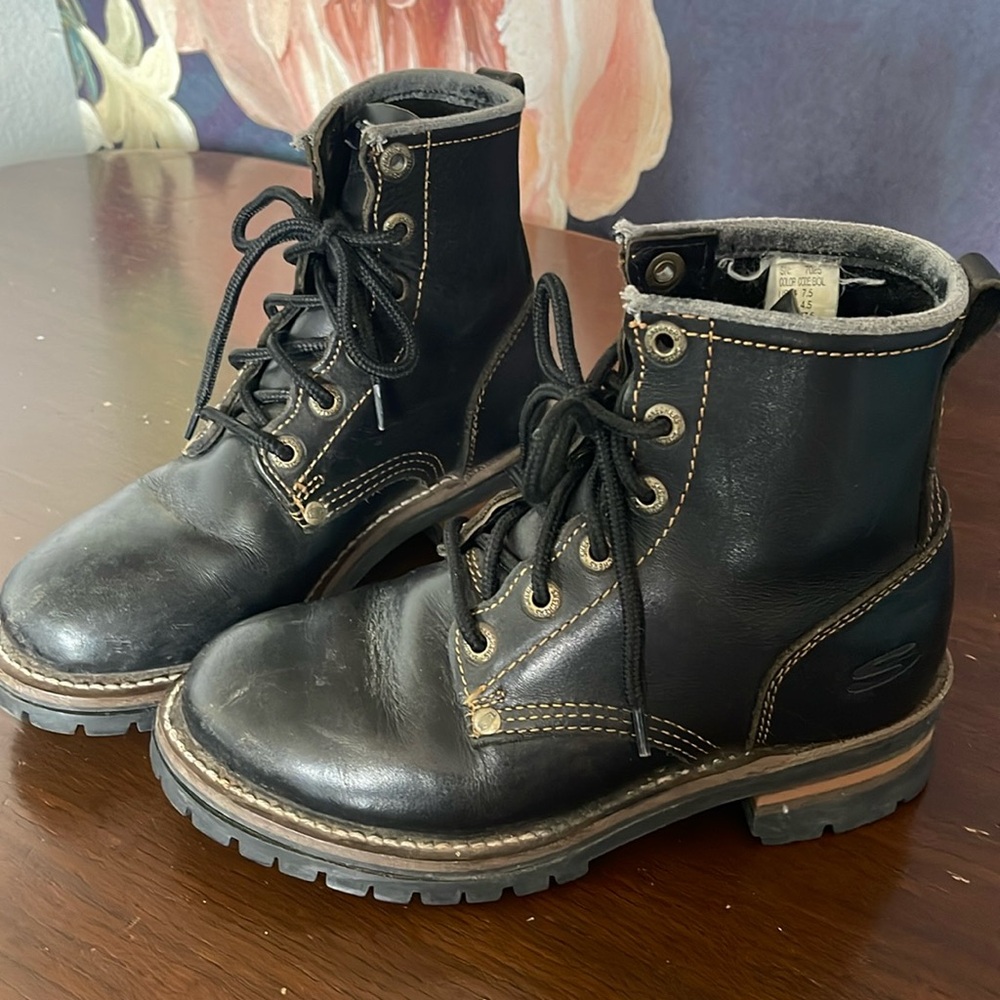 Sketchers 90s Lug Sole Lace Up Boots